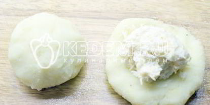 Шаг 2: зраз картофельных с сыром