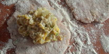 Шаг 3: зраз с геркулесома и жареныма лукома