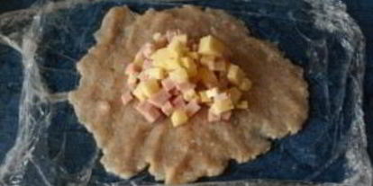 Шаг 1: зраз с ветчиной и сыром