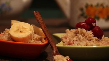 Рецепт Геркулесовой каши с бананом и вишней