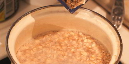 Шаг 1: геркулесовой каши с бананома и вишнея