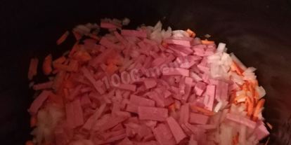 Шаг 1: гороховой каши с колбасой