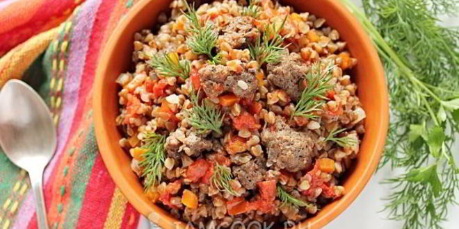 Рецепт Гречки по-купечески с фаршем в мультиварке