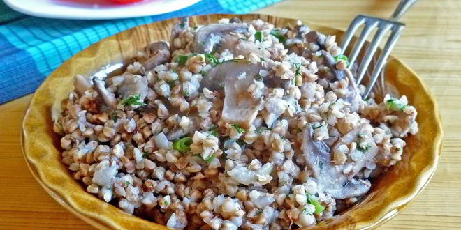 Рецепт гречки с грибами и лукома