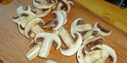 Шаг 2: гречки с грибами и лукома