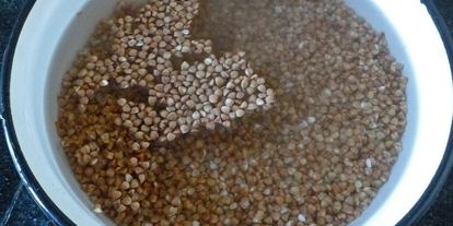 Шаг 6: гречки с грибами и лукома