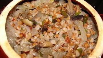 Рецепт Гречки с грибами в горшочке