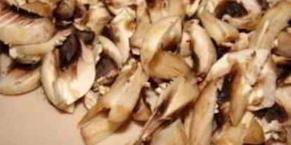 Шаг 2: гречки с грибами в горшочке