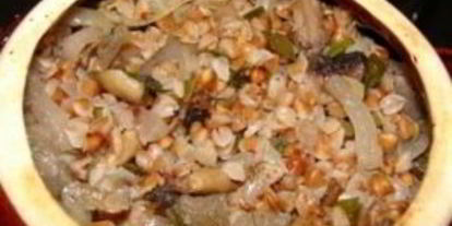 Шаг 7: гречки с грибами в горшочке