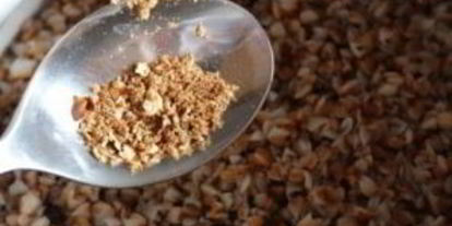 Шаг 3: гречки с лисичками и луком