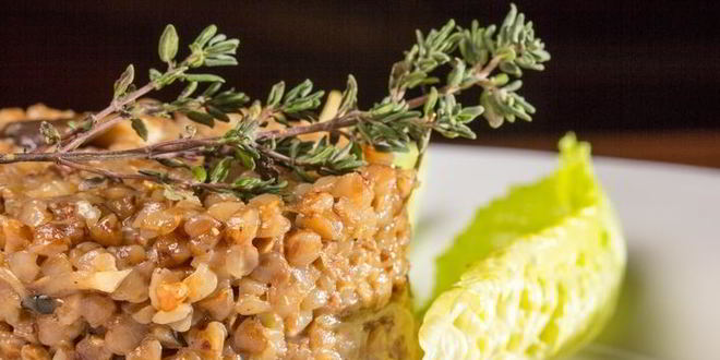 Рецепт гречки с луком и вешенками