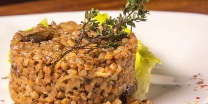 Шаг 10: гречки с луком и вешенками