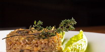 Шаг 11: гречки с луком и вешенками