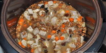 Шаг 3: гречки с мясом и грибами в мультиварке