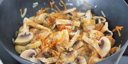 Шаг 6: гречки с шампиньонами