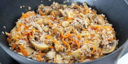 Шаг 8: гречки с шампиньонами