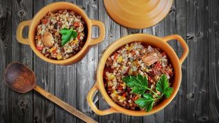 Рецепт Гречки с тушенкой на сковороде