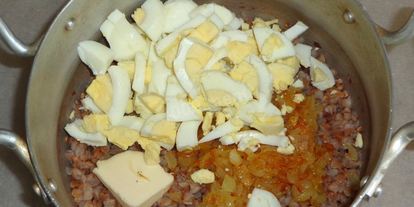 Шаг 7: гречки с яйцом