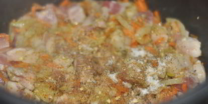 Шаг 1: гречки со свининой в мультиварке