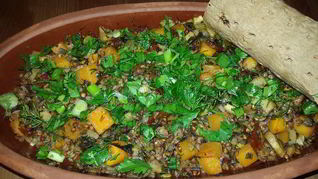 Рецепт Гречки, томленой с тыквой, грибами, сельдереем и вялеными томатами