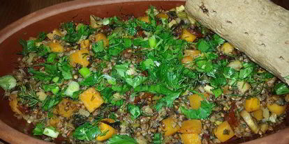 Шаг 7: гречки, томленой с тыквой, грибами, сельдереем и вялеными томатами