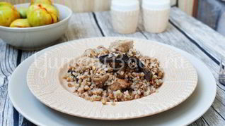 Рецепт Гречневой каши с мясом и грибами в мультиварке