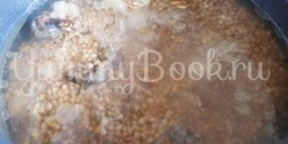 Шаг 2: гречневой каши с мясом и грибами в мультиварке