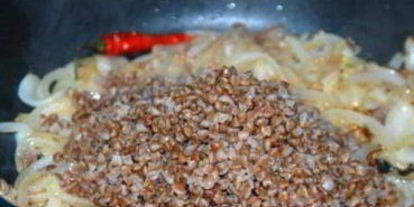 Шаг 3: гречневой каши с овощами