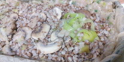 Шаг 7: гречневой каши с шампиньонами в мясном хлебце