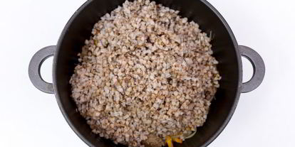 Шаг 6: гречневой каши с тушенкой