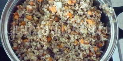 Шаг 12: печени с морковью и зеленью и гречка на гарнир