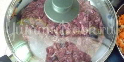 Шаг 13: печени с морковью и зеленью и гречка на гарнир