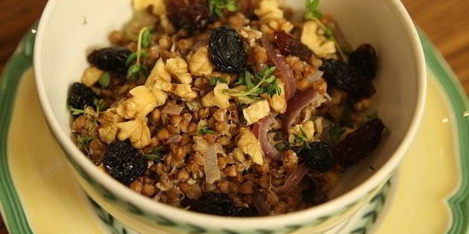 Рецепт Стокгольмской гречневой каши с орехами и изюмом