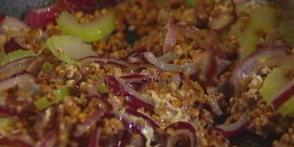 Шаг 4: стокгольмской гречневой каши с орехами и изюмом