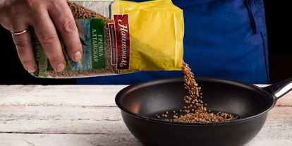 Шаг 2: яркой гречки со сметаной и орехами