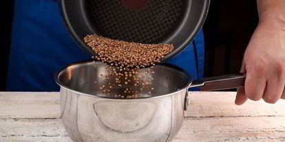 Шаг 4: яркой гречки со сметаной и орехами