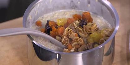 Шаг 3: каши из киноа с орехами и сухофруктами