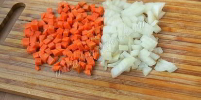 Шаг 2: каши из красной чечевицы с морковью и изюмом