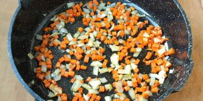 Шаг 3: каши из красной чечевицы с морковью и изюмом