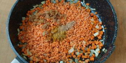 Шаг 4: каши из красной чечевицы с морковью и изюмом