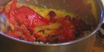 Шаг 5: кукурузной каши с грушей, изюмом и клюквой