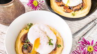 Рецепт Утренней поленты с грибами и яйцом пашот