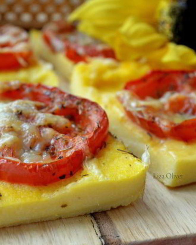 Рецепт запеченной поленты с вялеными томатами и пармезаном