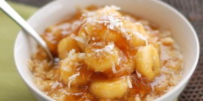 Рецепт овсяной каши с бананом и инжирно-карамельным соусом