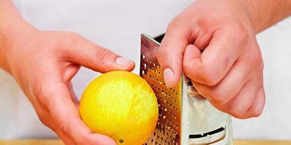 Шаг 1: овсяной каши с изюмом и персиками