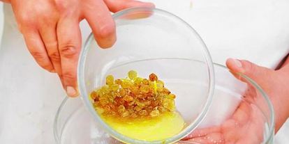 Шаг 3: овсяной каши с изюмом и персиками