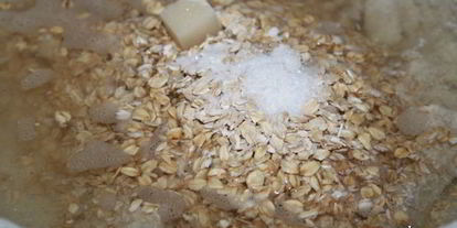 Шаг 1: овсяной каши с курочкой и топленым сливочным маслом