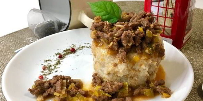 Рецепт овсяной каши с мясным соусом и красным вином