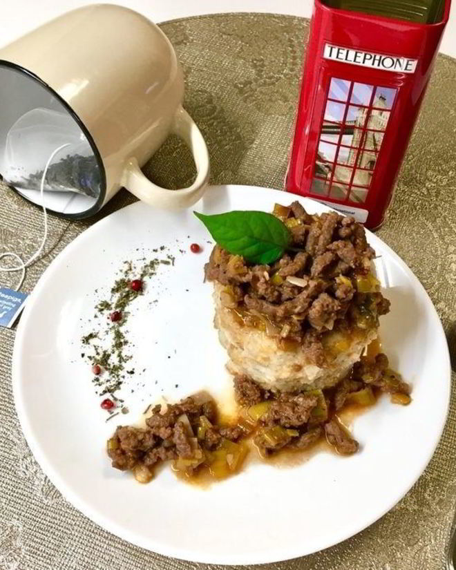 Рецепт овсяной каши с мясным соусом и красным вином