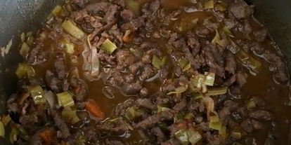 Шаг 6: овсяной каши с мясным соусом и красным вином